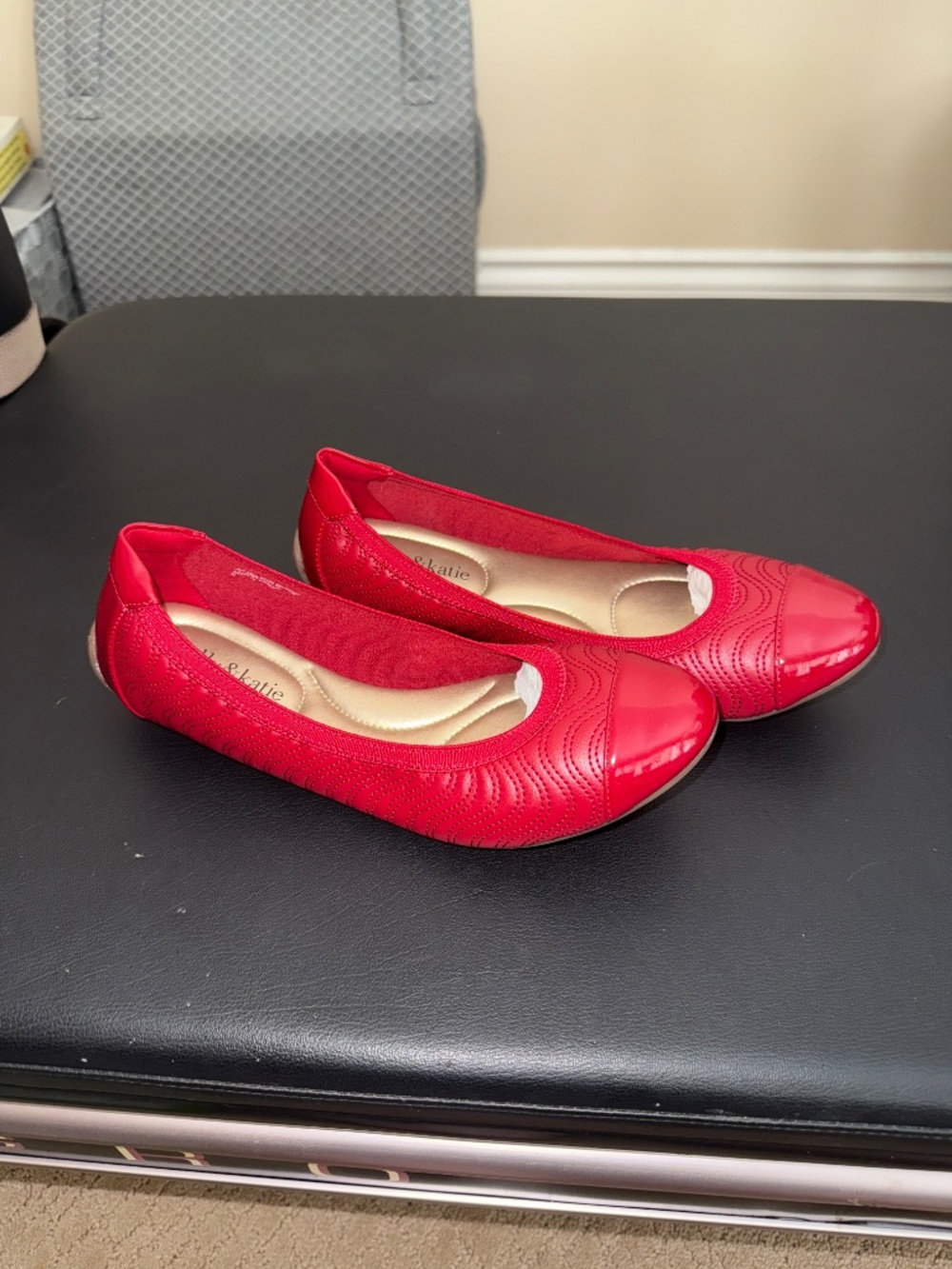 Red Ballet Flats Size 9 - Picture 4 of 5